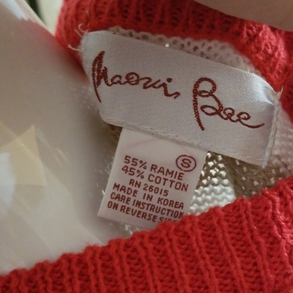 Maori Bee  Sweater Top Size S - Picture 5 of 8